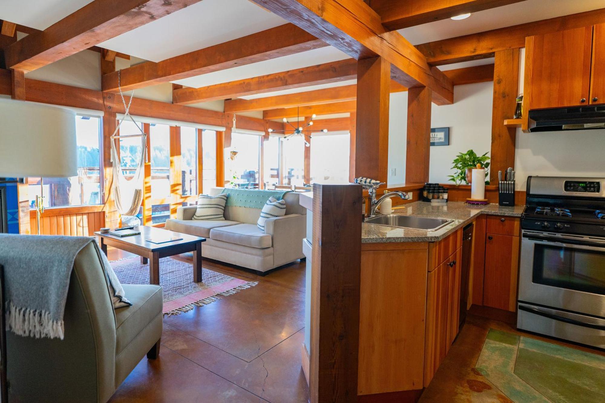 Waterfront Condo In Ucluelet Εξωτερικό φωτογραφία
