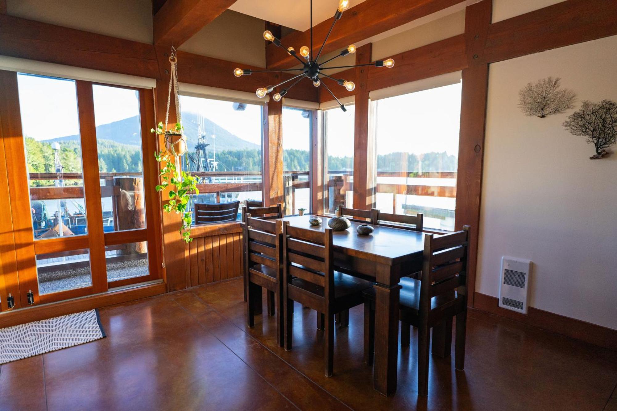 Waterfront Condo In Ucluelet Εξωτερικό φωτογραφία